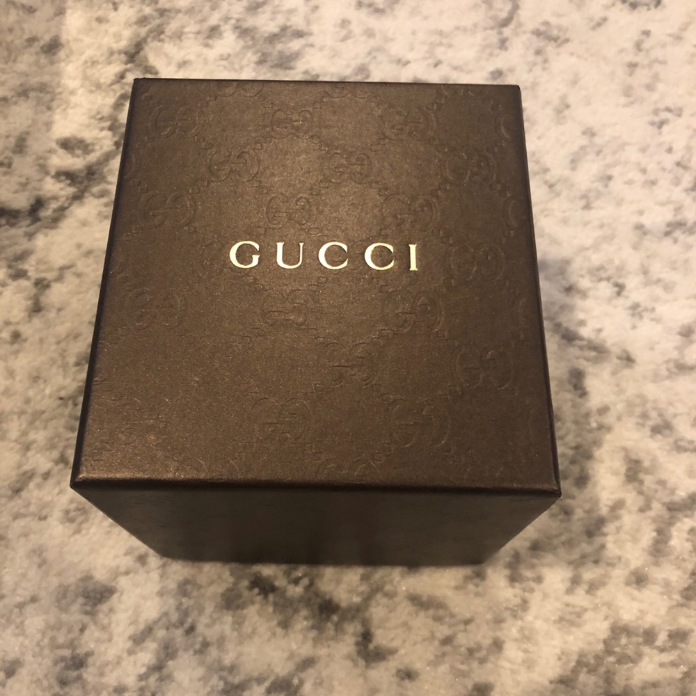 NWT- Gucci Watch - Picture 8 of 9